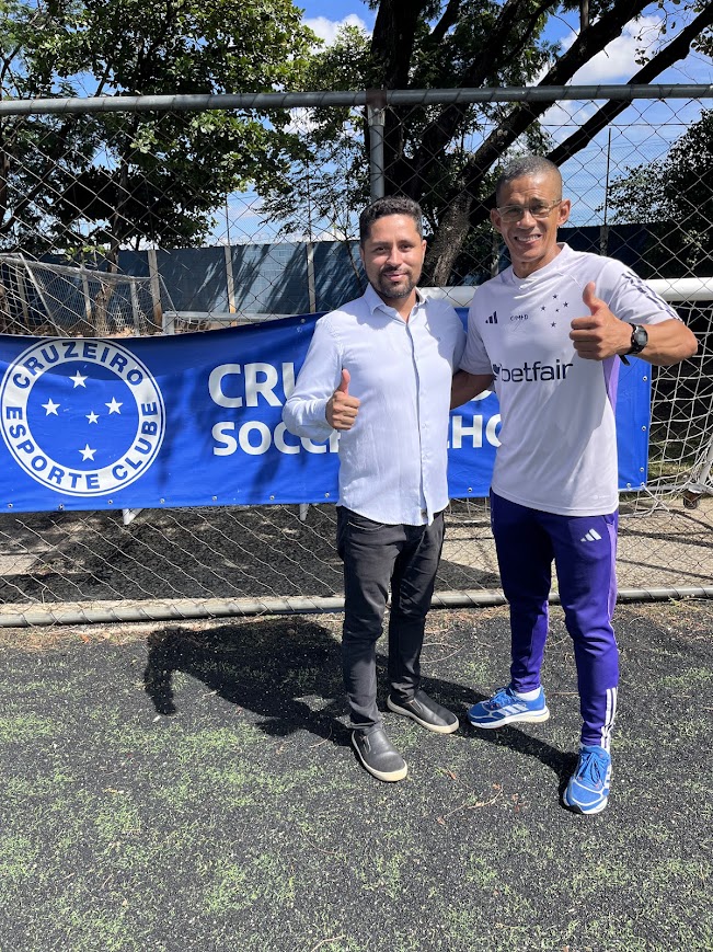 visita ao ct do cruzeiro - toca da raposa com o scout e ex jogador Niton Sousa
